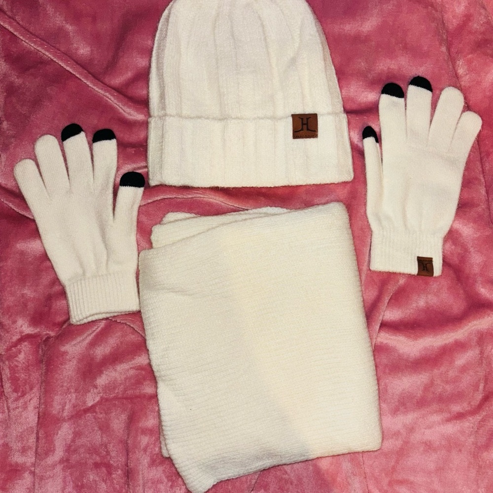 White Knit Gloves & Mittens Set